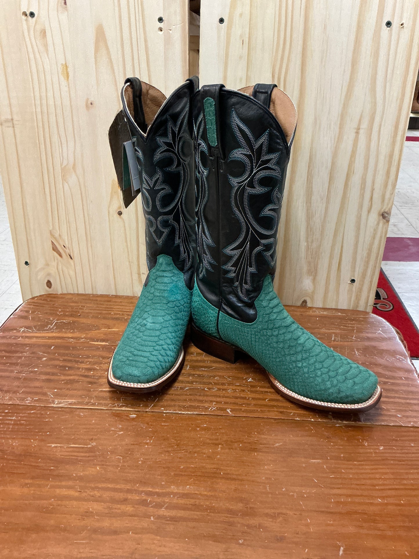 Roper turquoise and black