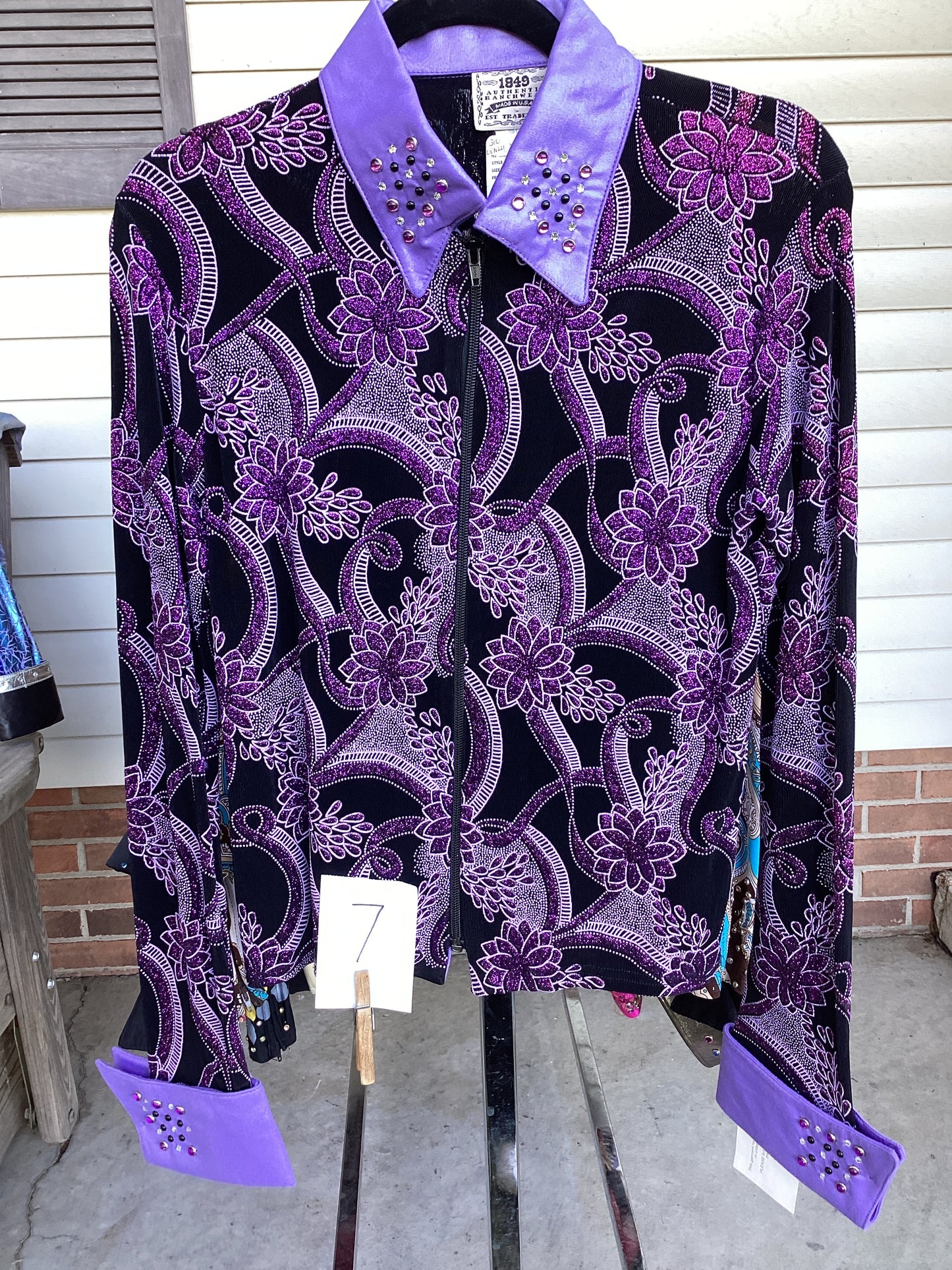 Women’s Large Show Shirt