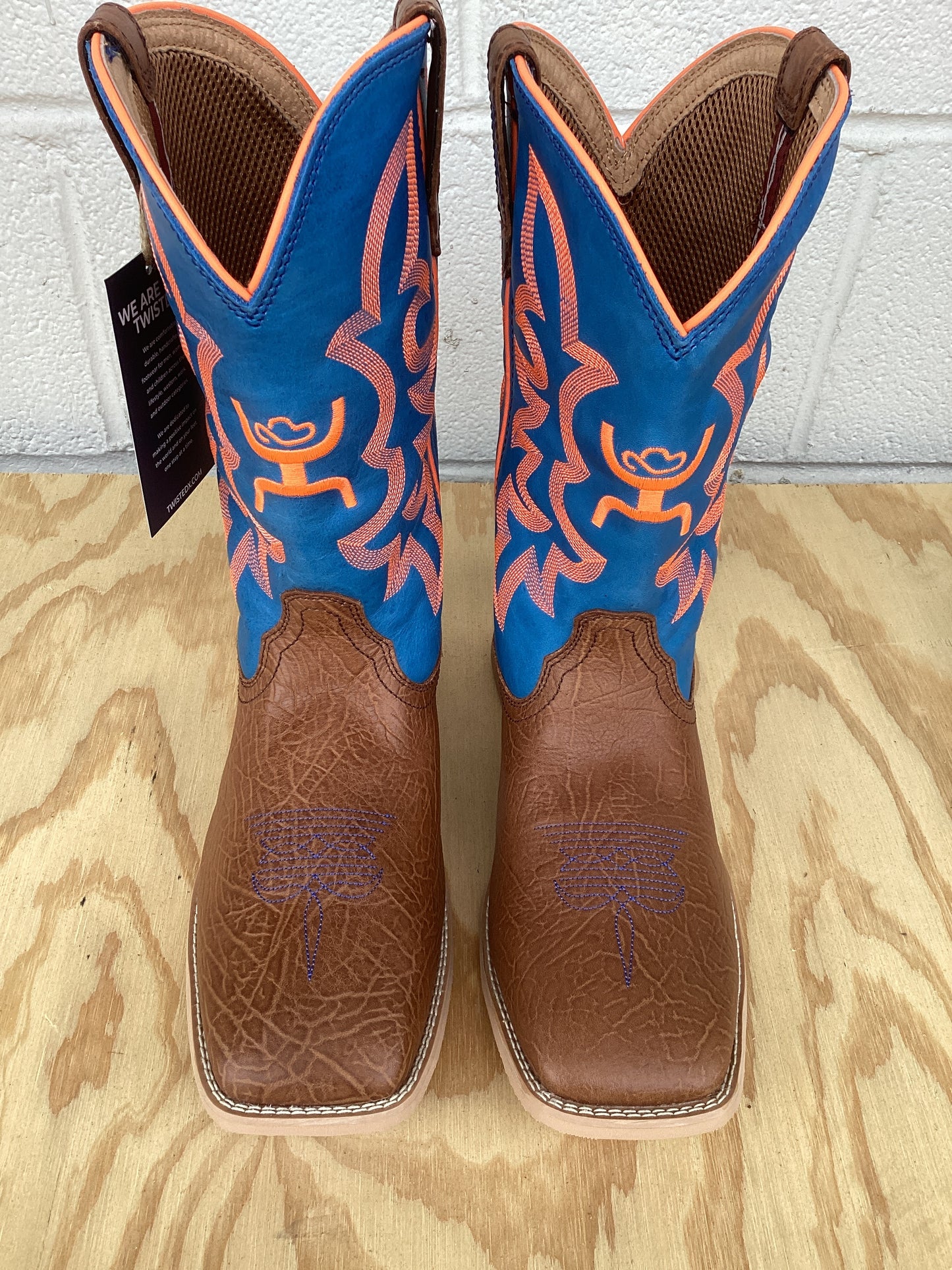 Cognac Bullhide / Neon Blue