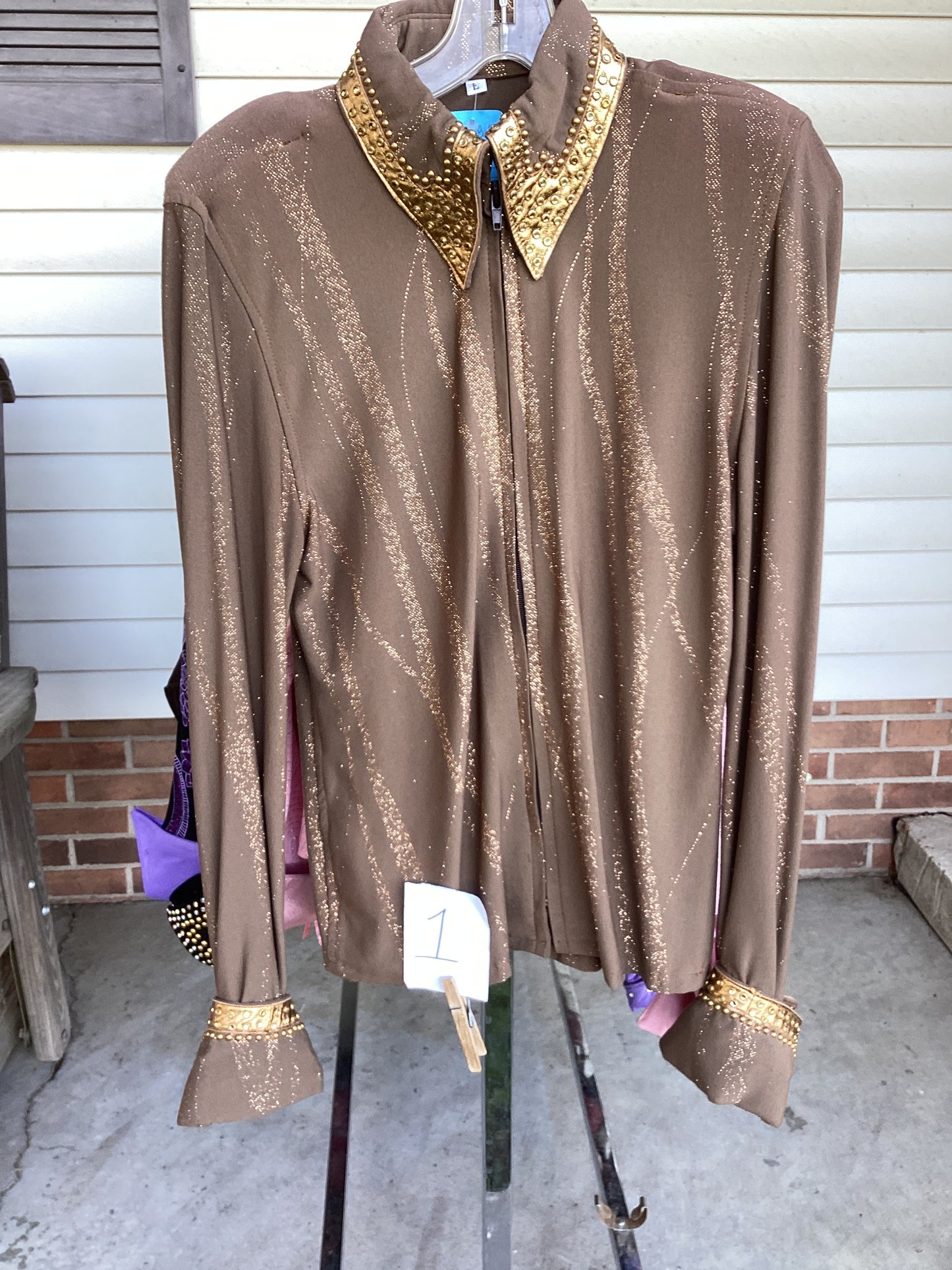 Women’s Large Show Shirt