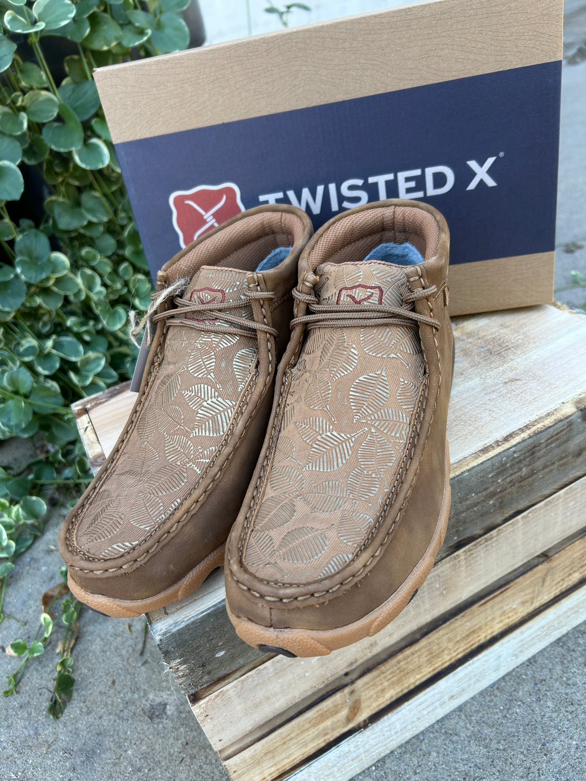 Women’s Twisted X Chukka Driving Moc- Bronze Shimmer & Burnt Sand