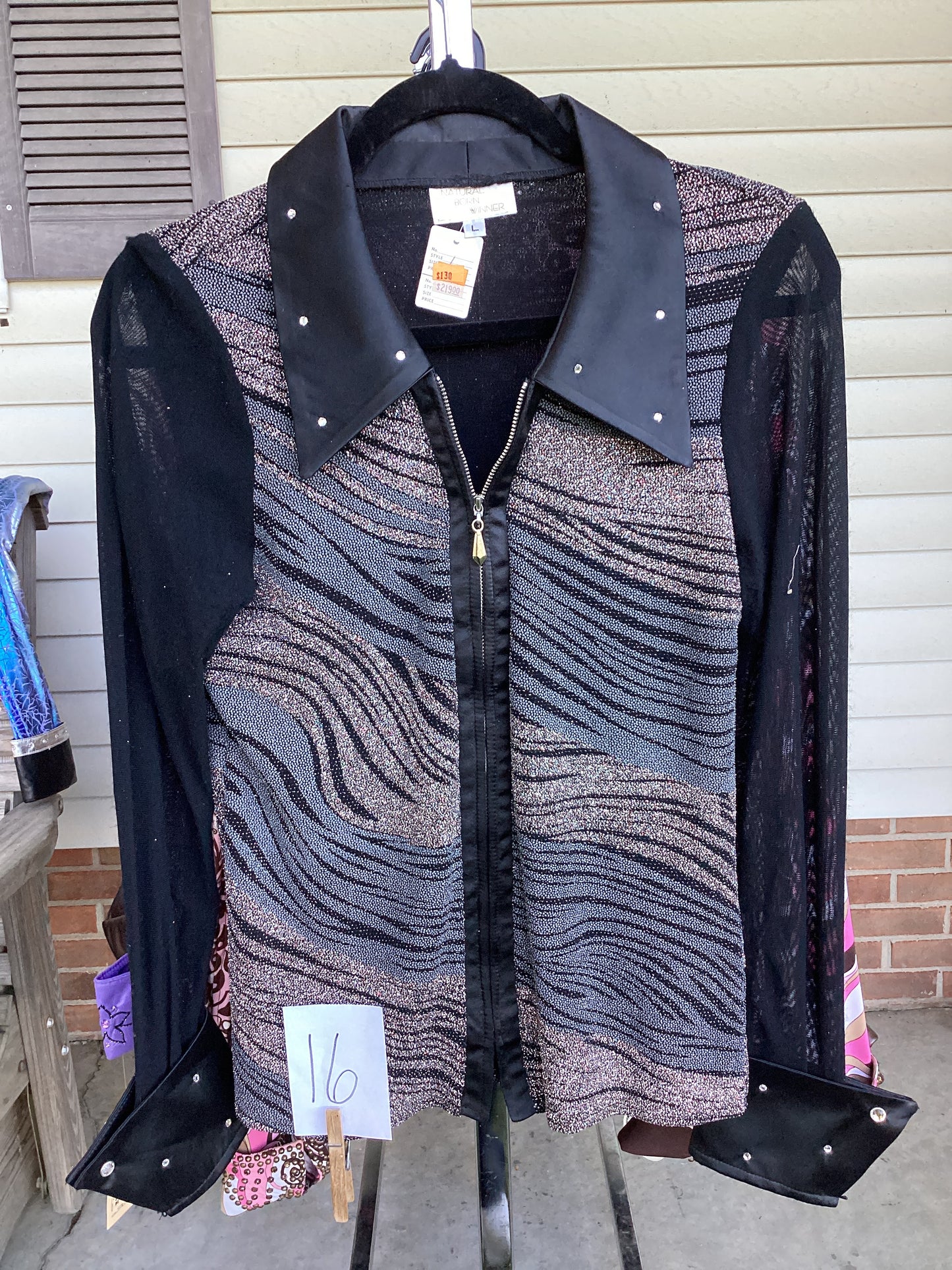 Women’s Large Show Shirt