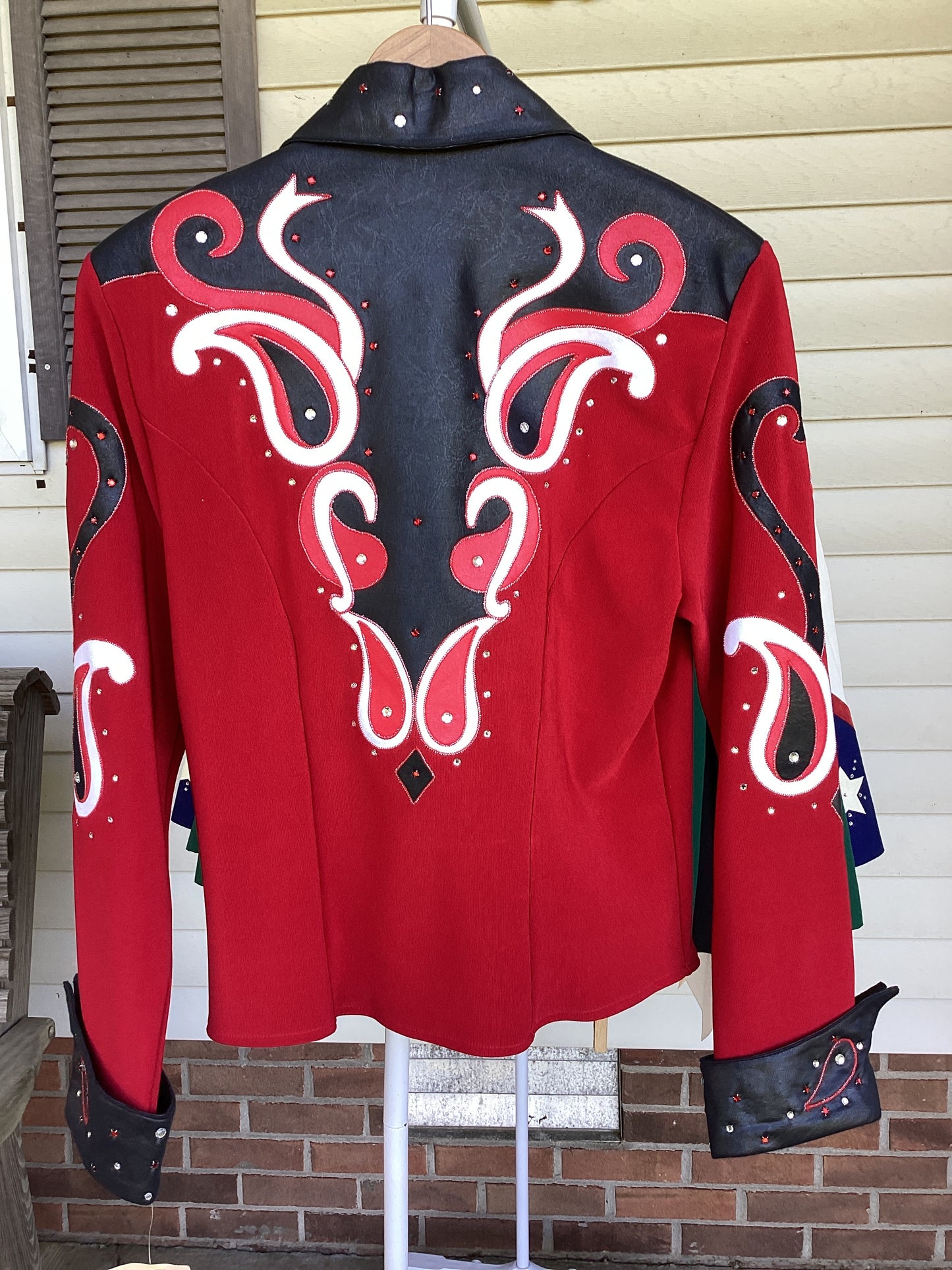 Show Blouses & Jackets-Medium
