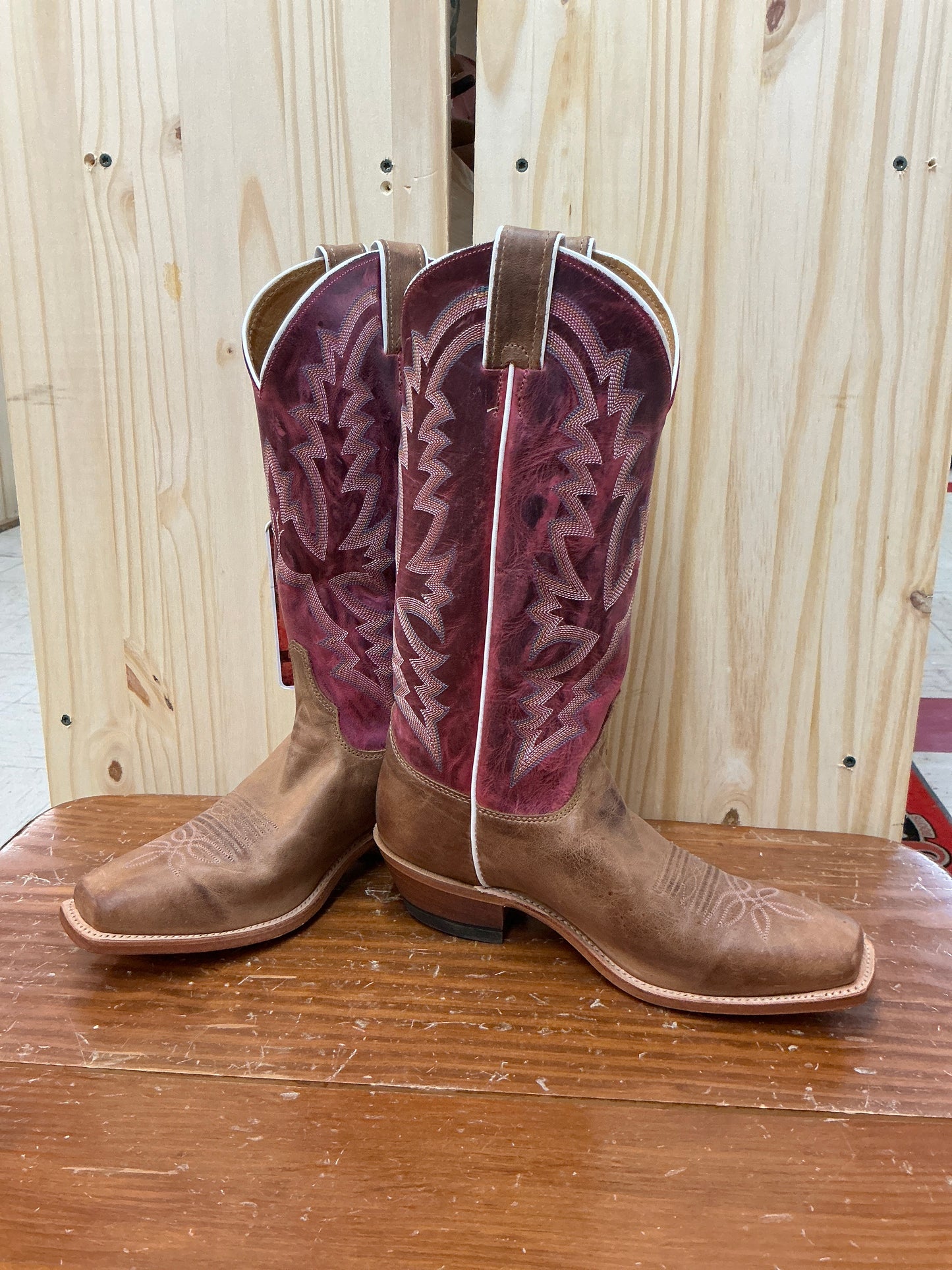 Justin Women’s Pink Square Toe