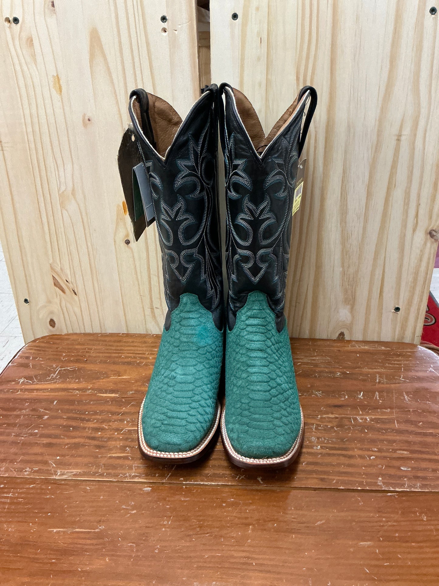 Roper turquoise and black