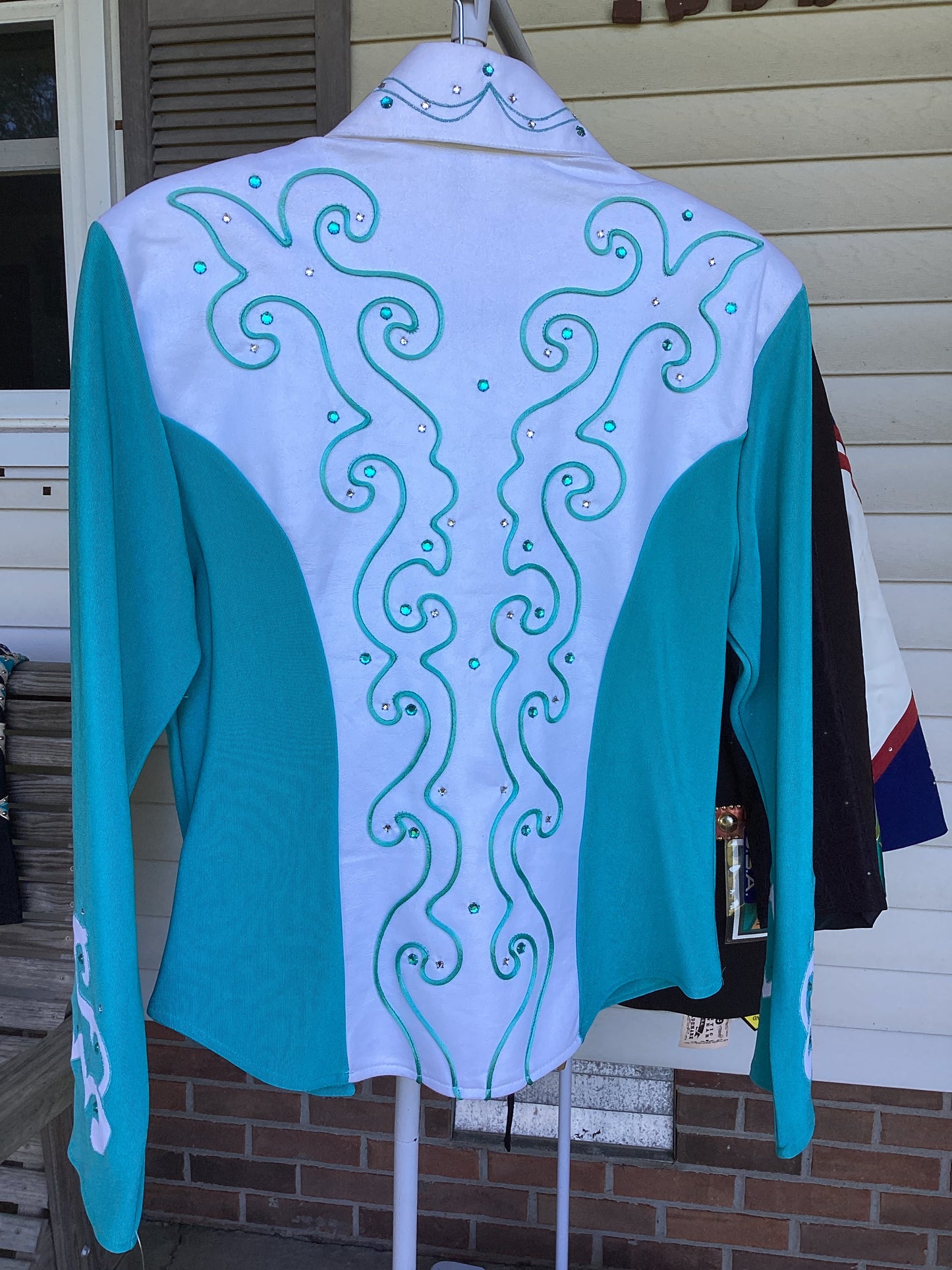 Show Blouses & Jackets-Medium
