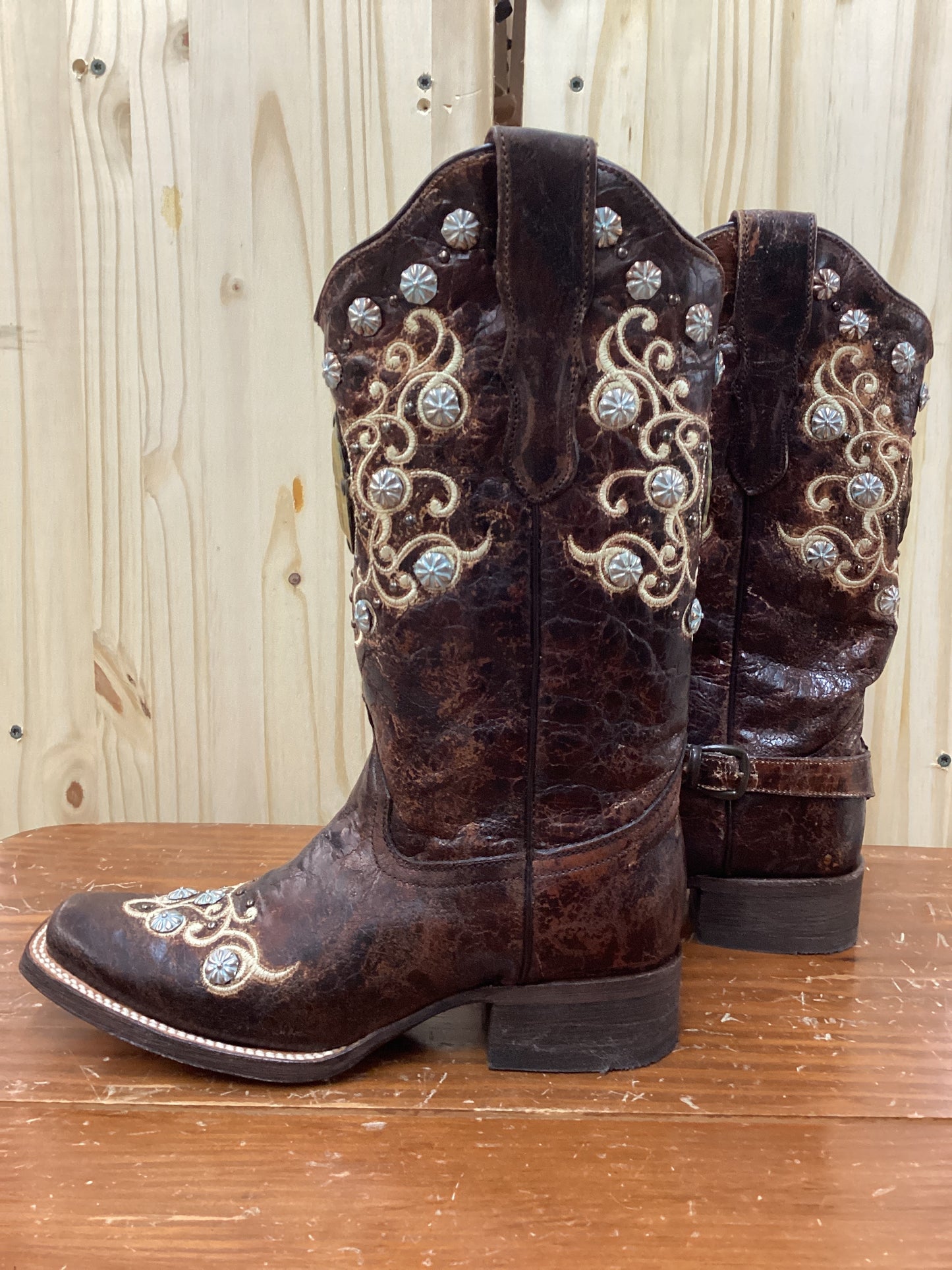 Corral Brown Concho & Side Harness