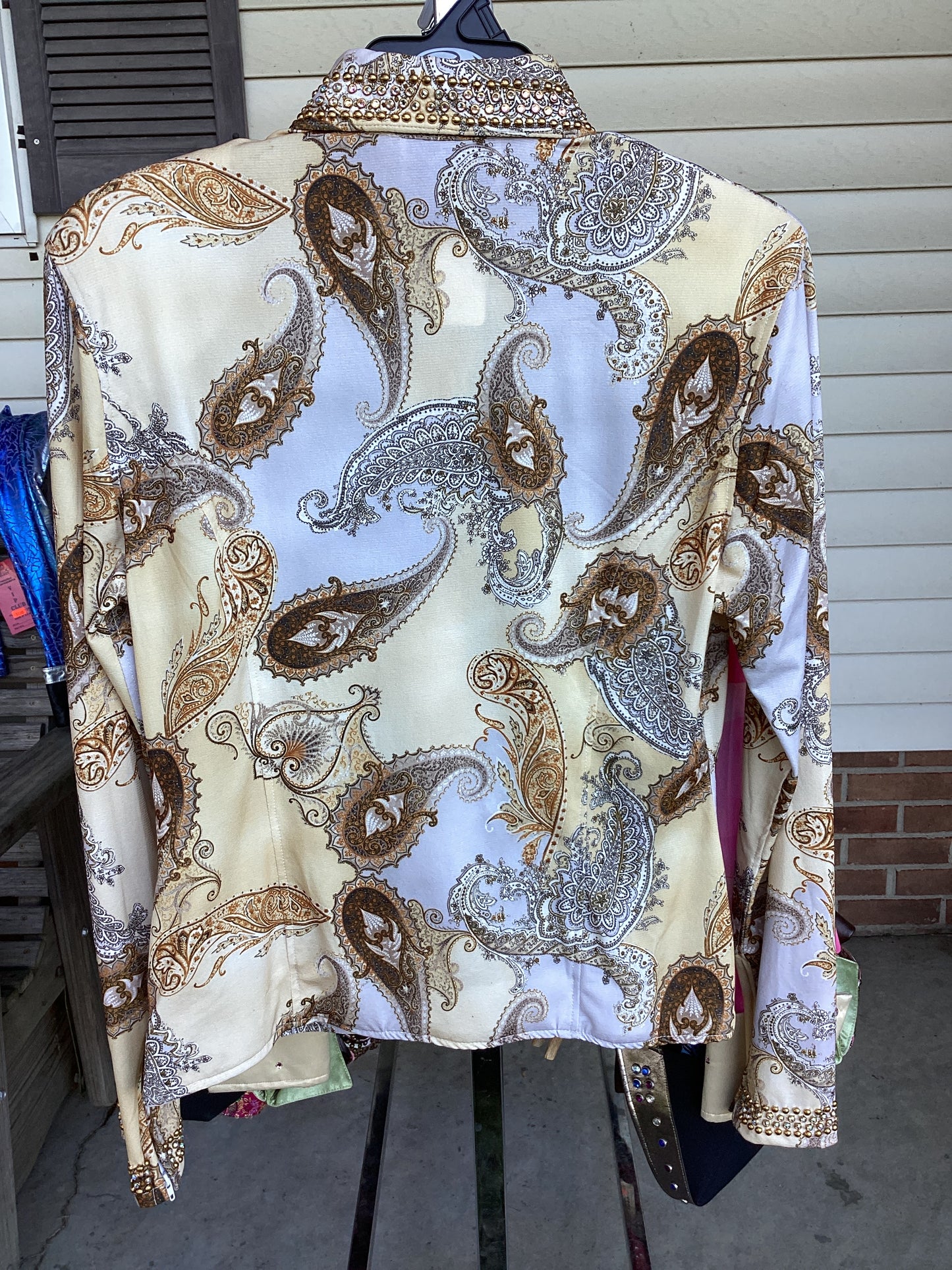Women’s Large Show Shirt