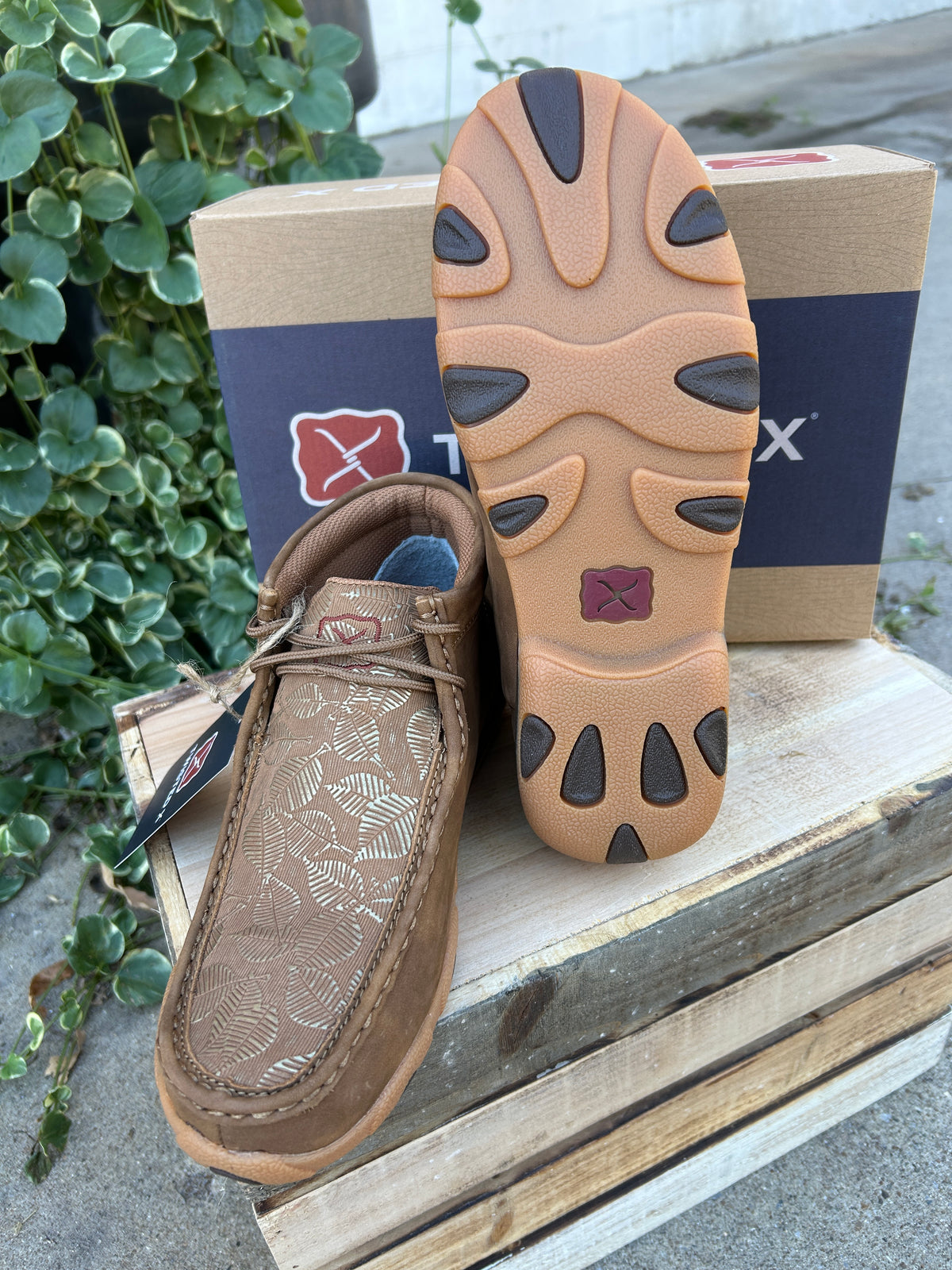 Women’s Twisted X Chukka Driving Moc- Bronze Shimmer & Burnt Sand
