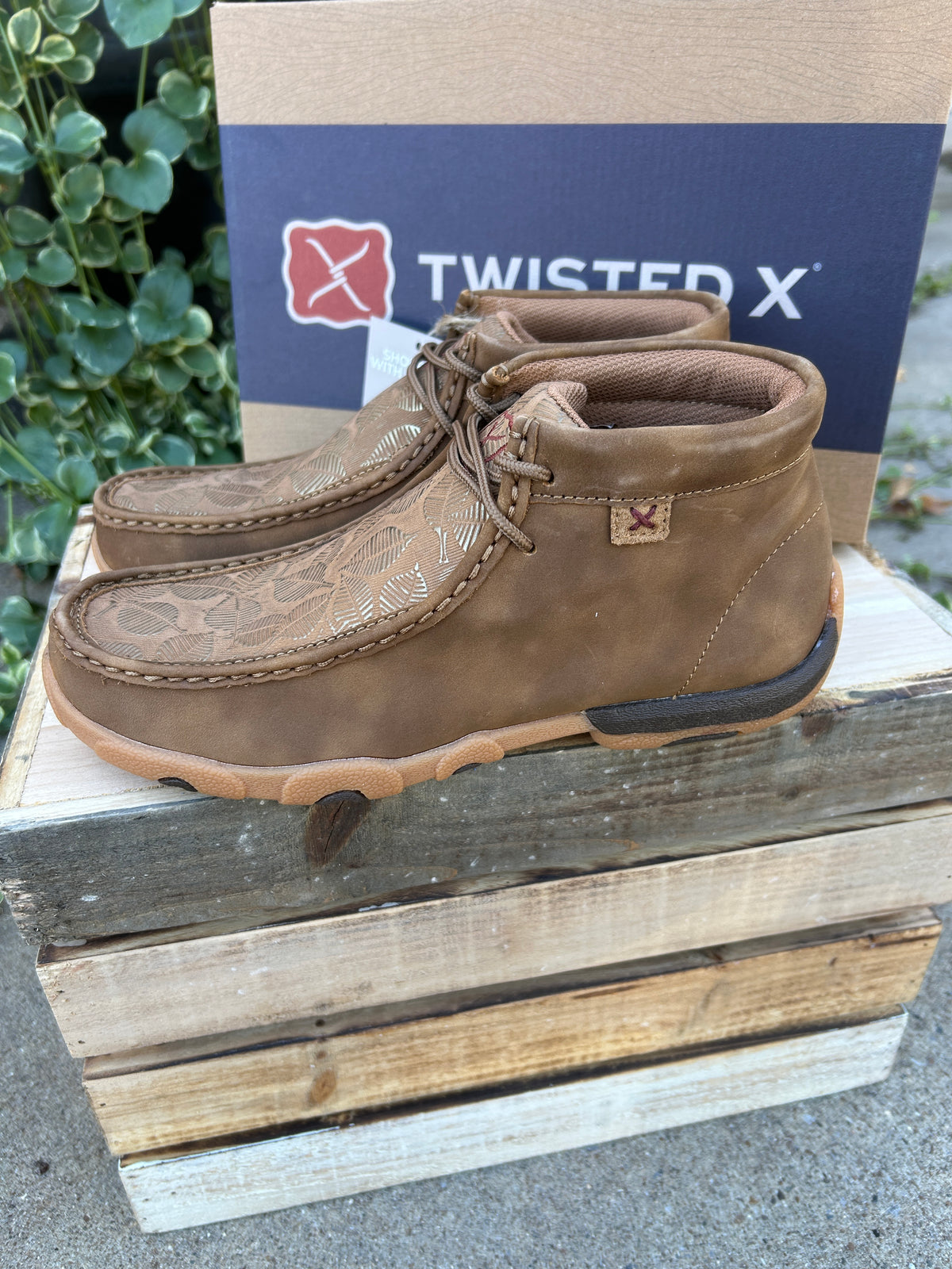 Women’s Twisted X Chukka Driving Moc- Bronze Shimmer & Burnt Sand