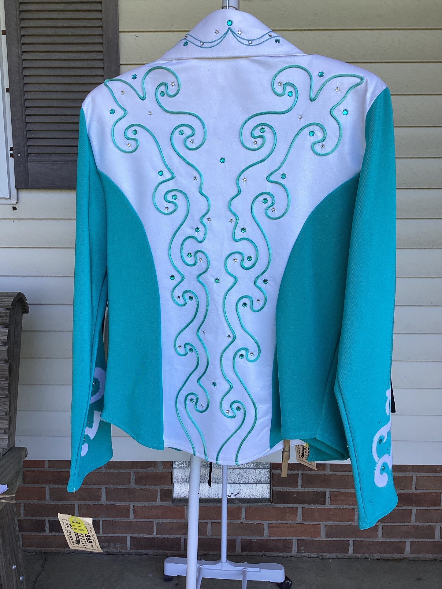 Show Blouses & Jackets-Medium
