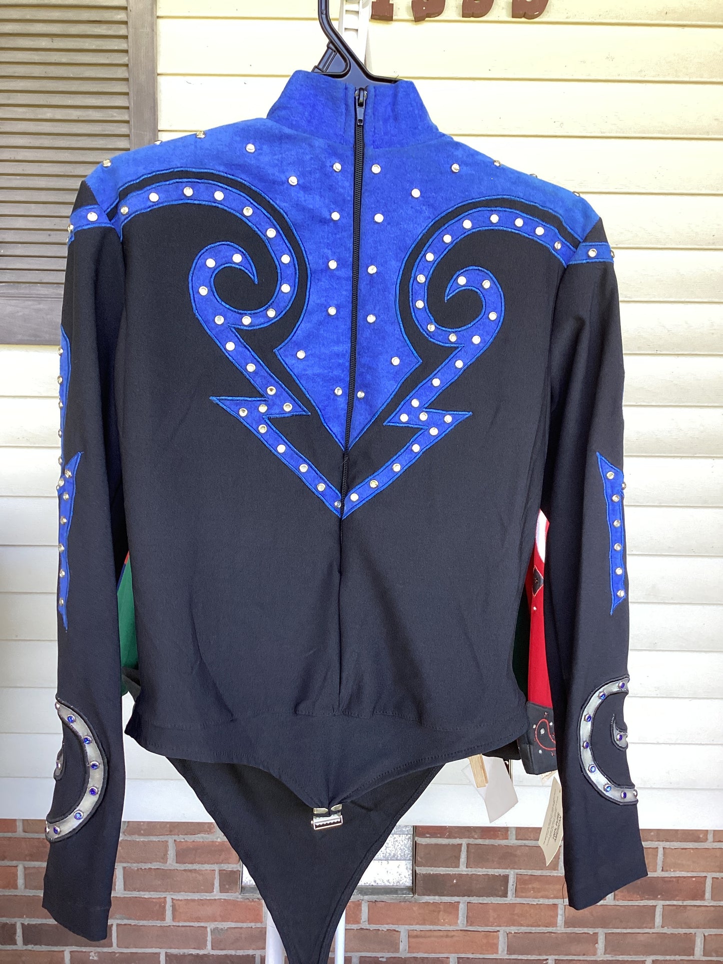 Show Blouses & Jackets-Medium