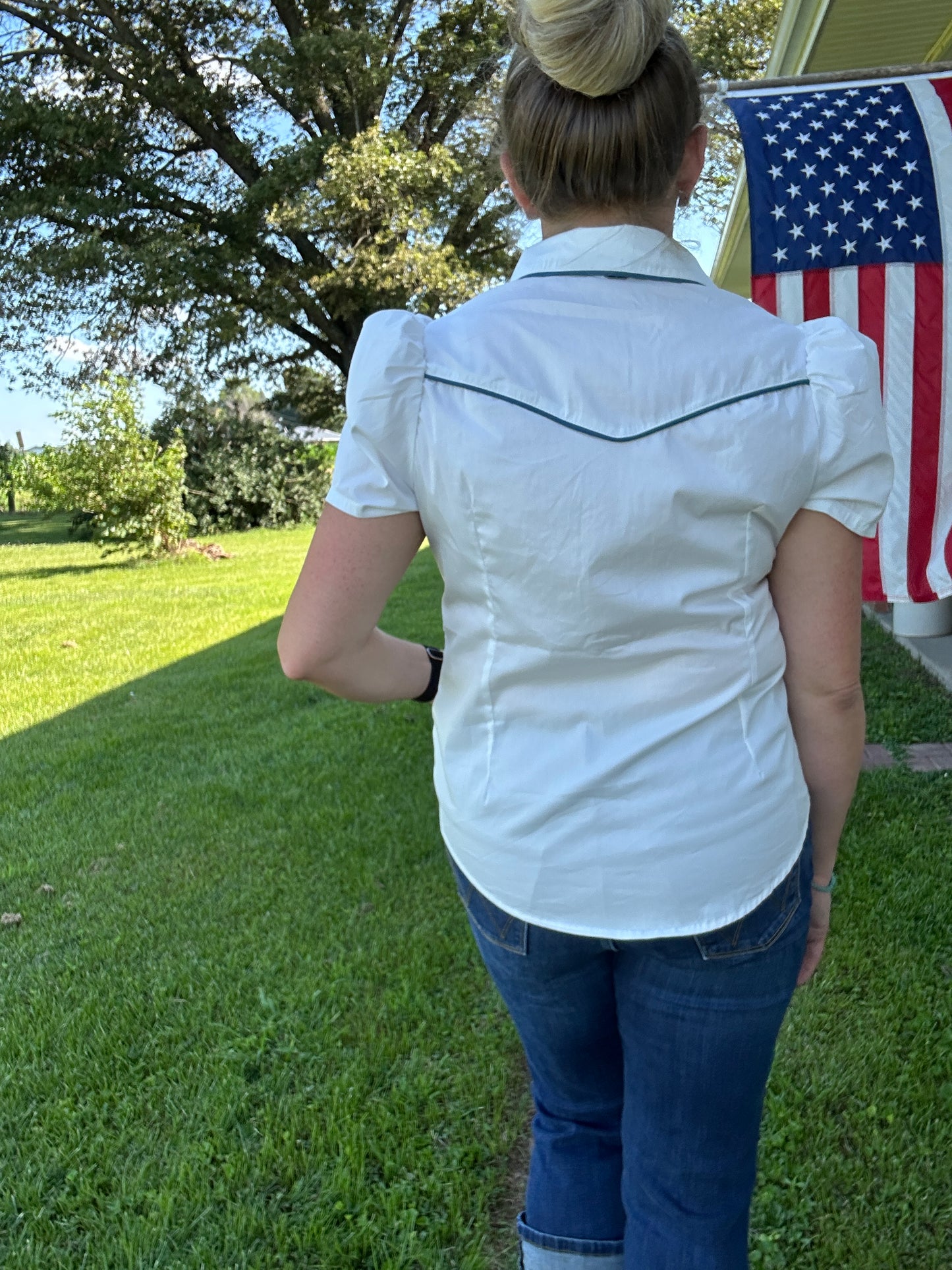 Retro Cowgirl Pearl Snap Puff Sleeve Top- White & Teal