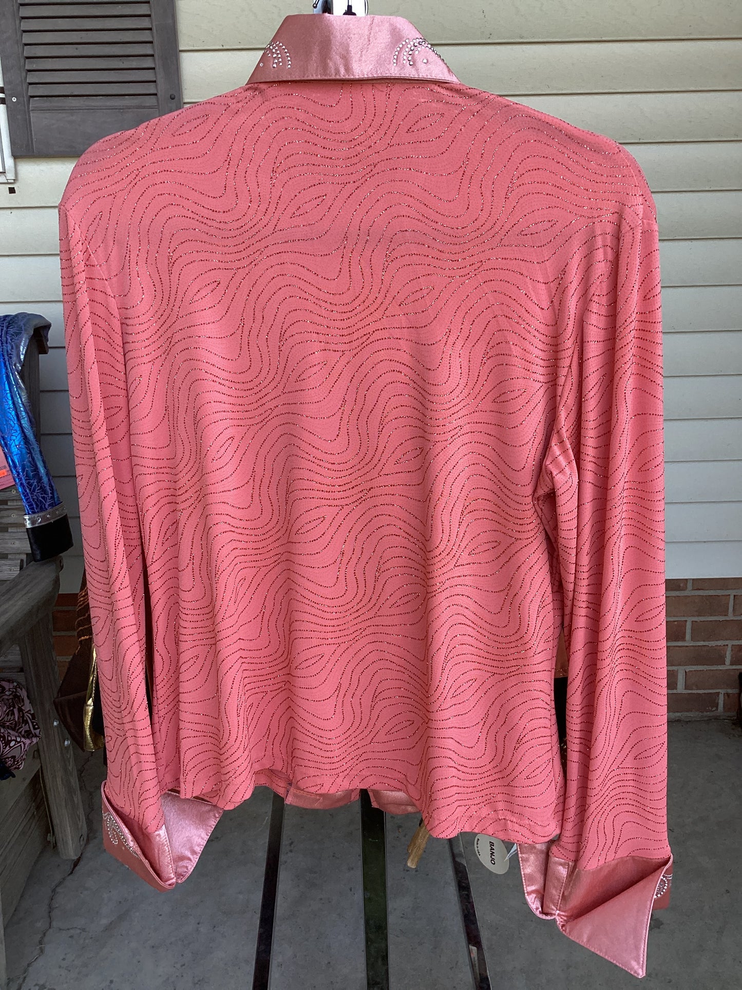 Women’s Large Show Shirt