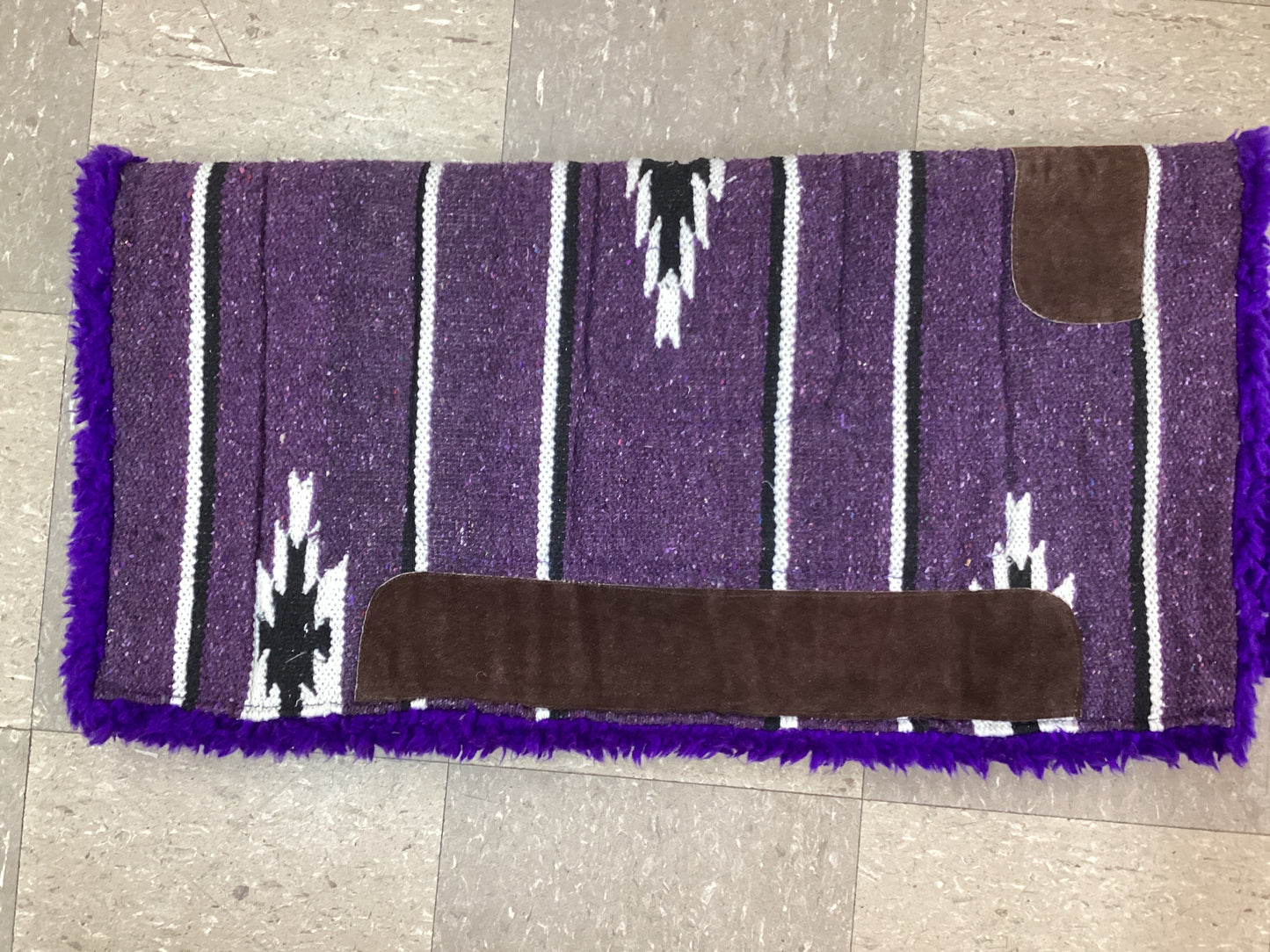 32”x32” Tough 1 Navajo Blanket with fleece Saddle Pad