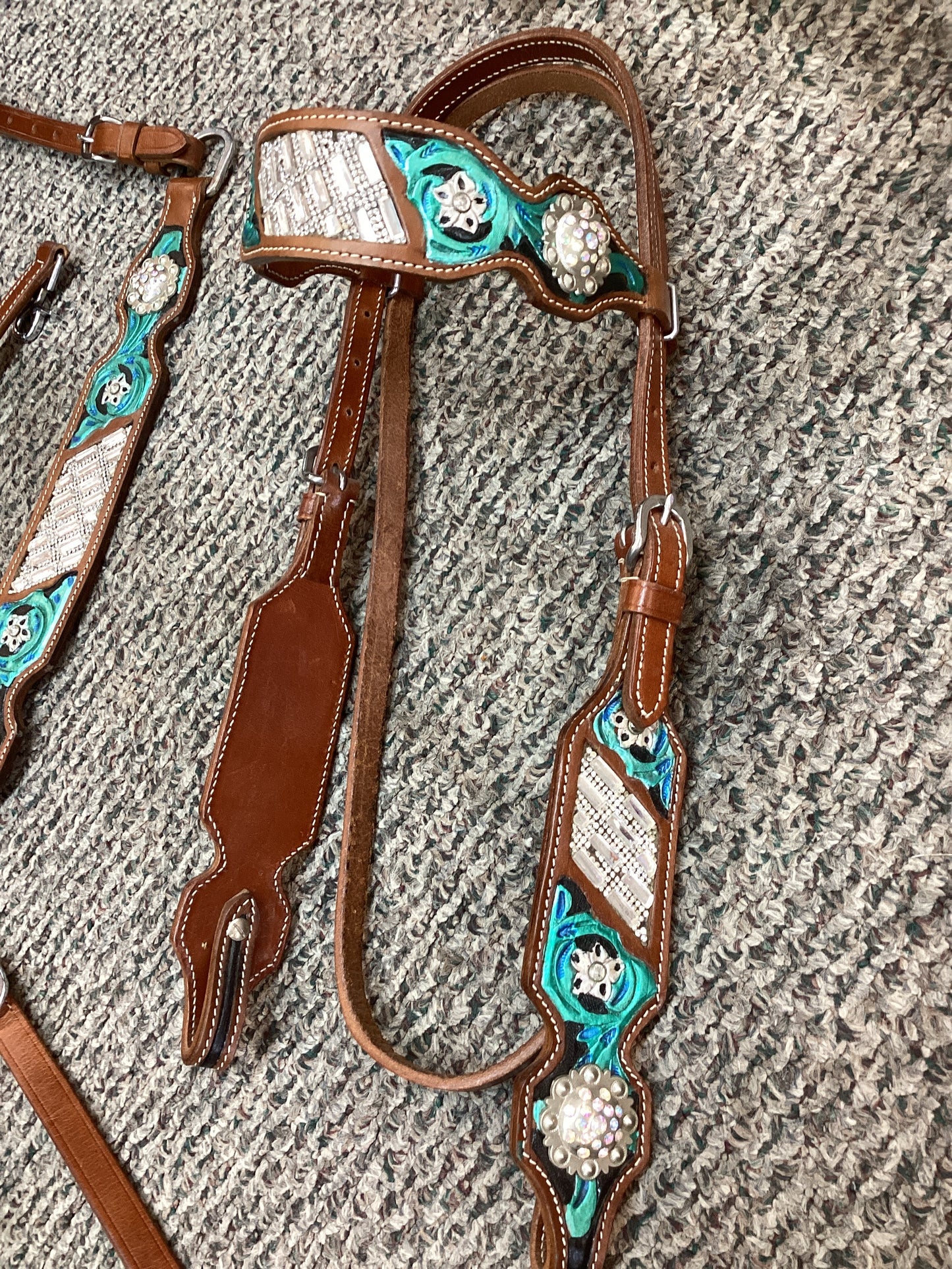 Ashton Tack Set by Tough 1