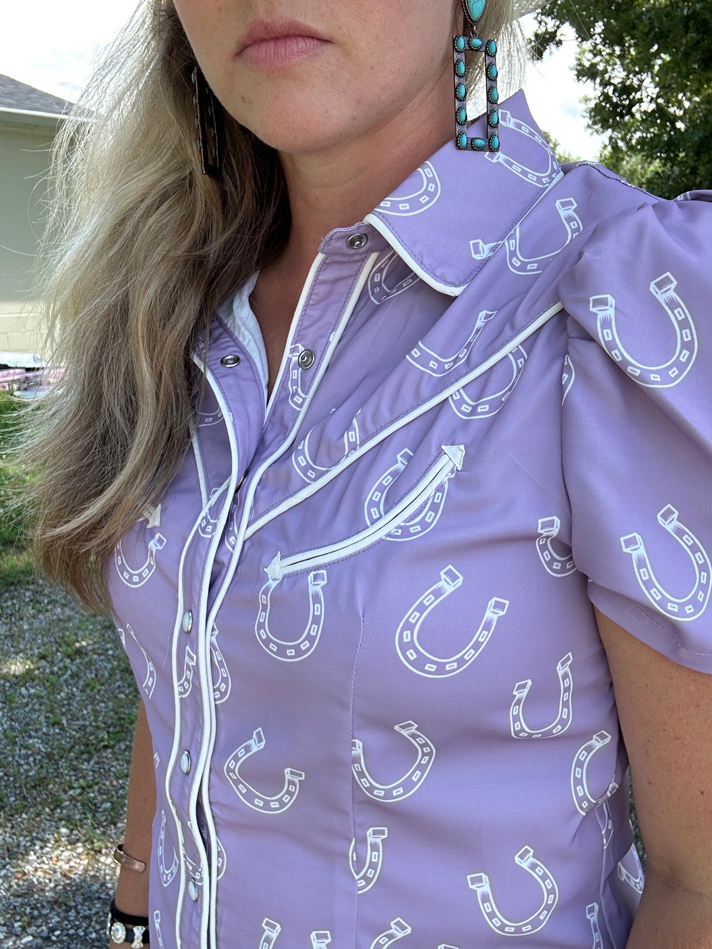Retro Cowgirl Pearl Snap Puff Sleeve Top- Lavender & Cream Horseshoe