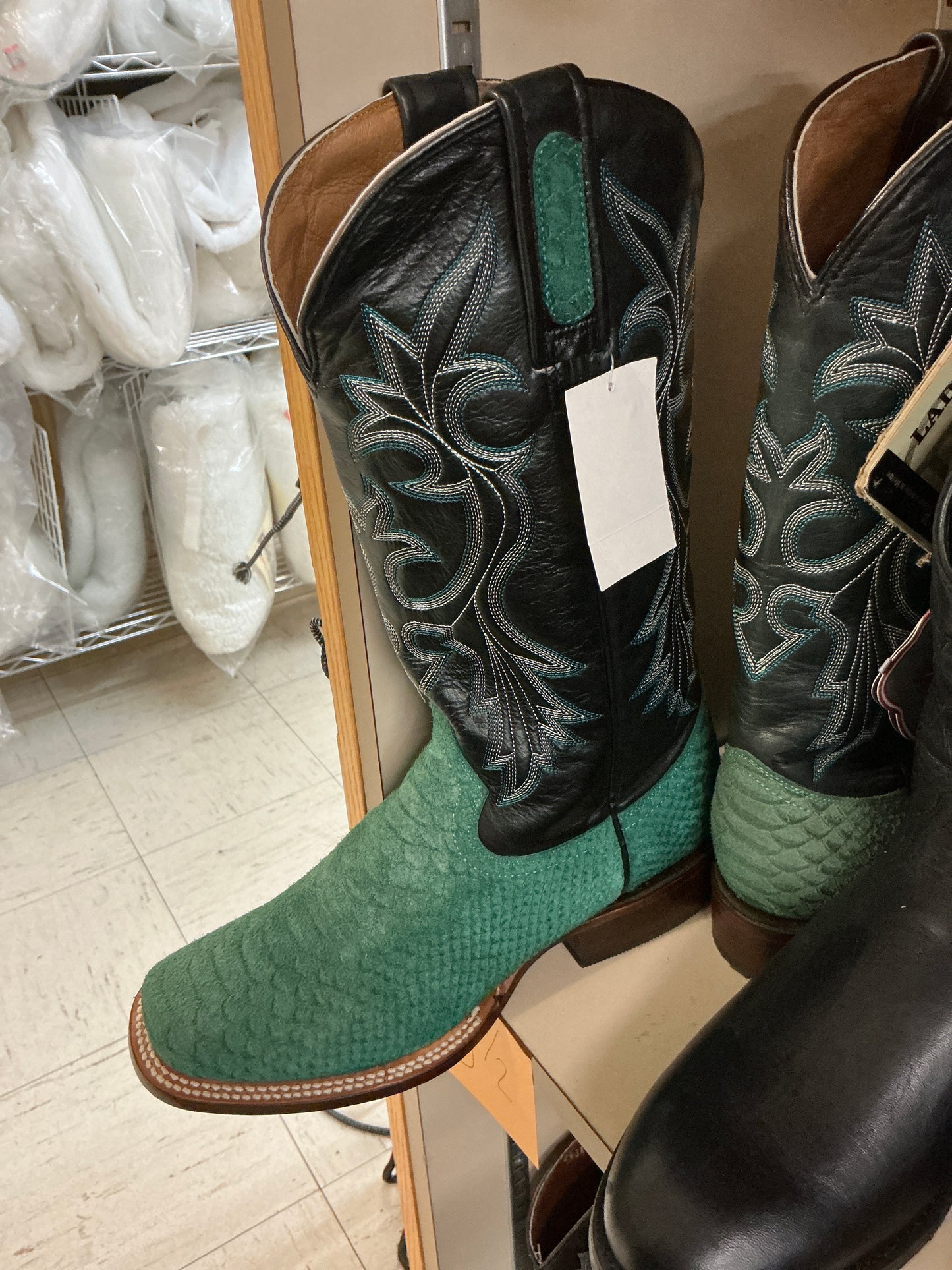 Roper turquoise and black