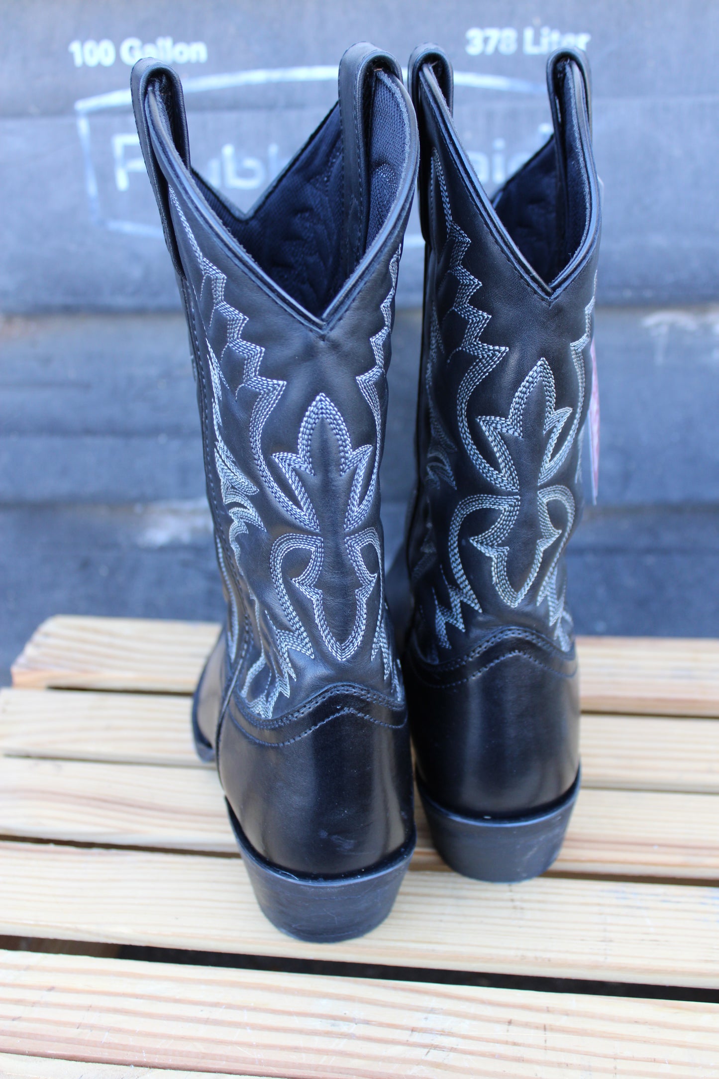 Laredo-Birchwood Black