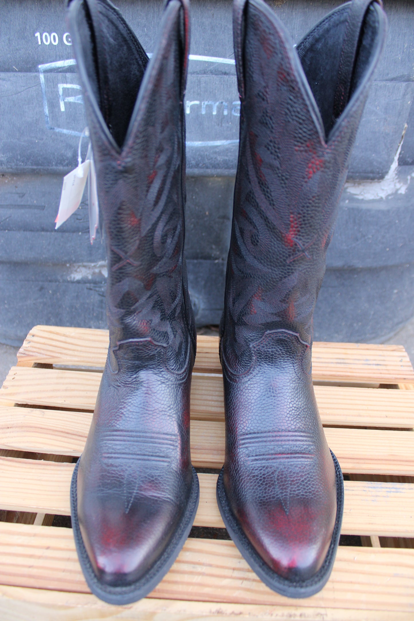 Twisted X-Black Cherry J Toe