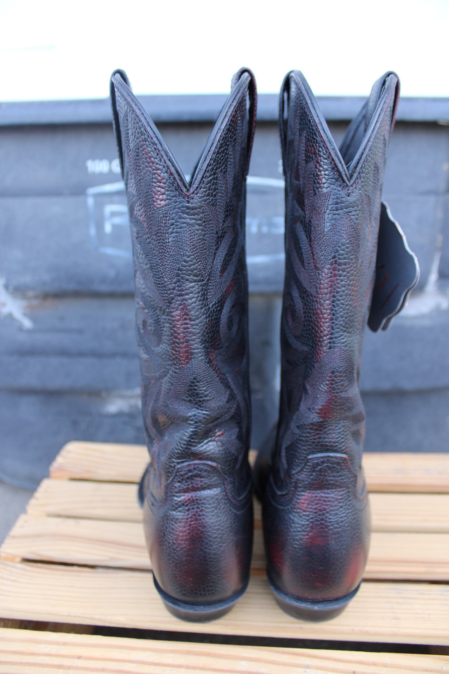 Twisted X-Black Cherry J Toe