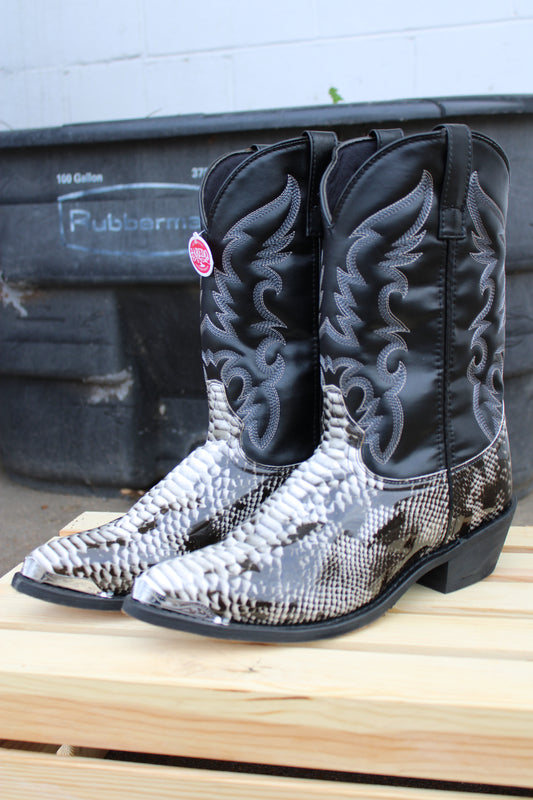 Laredo-Black & White Snake Print