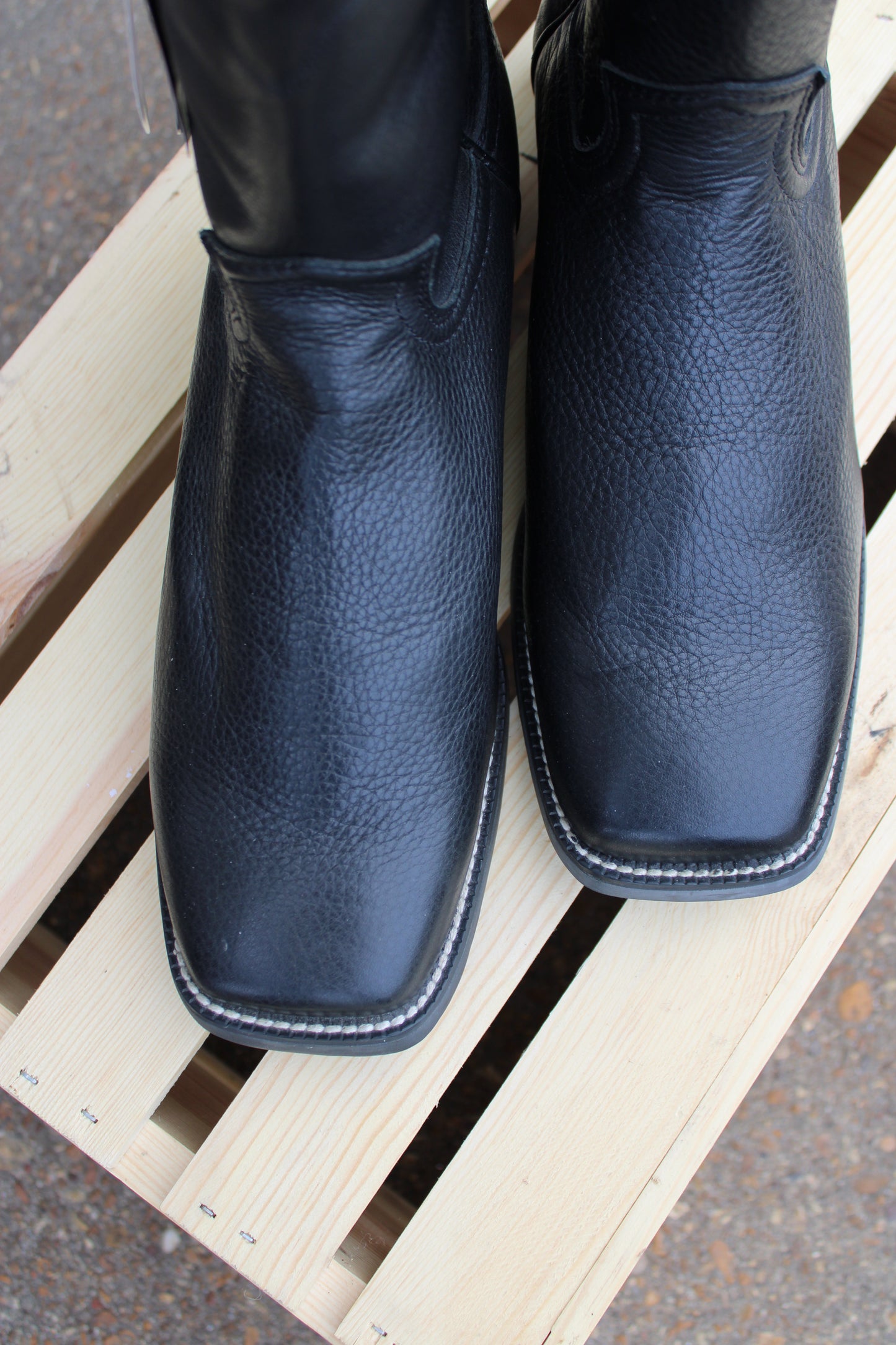 Justin 3903 Black Square Toe