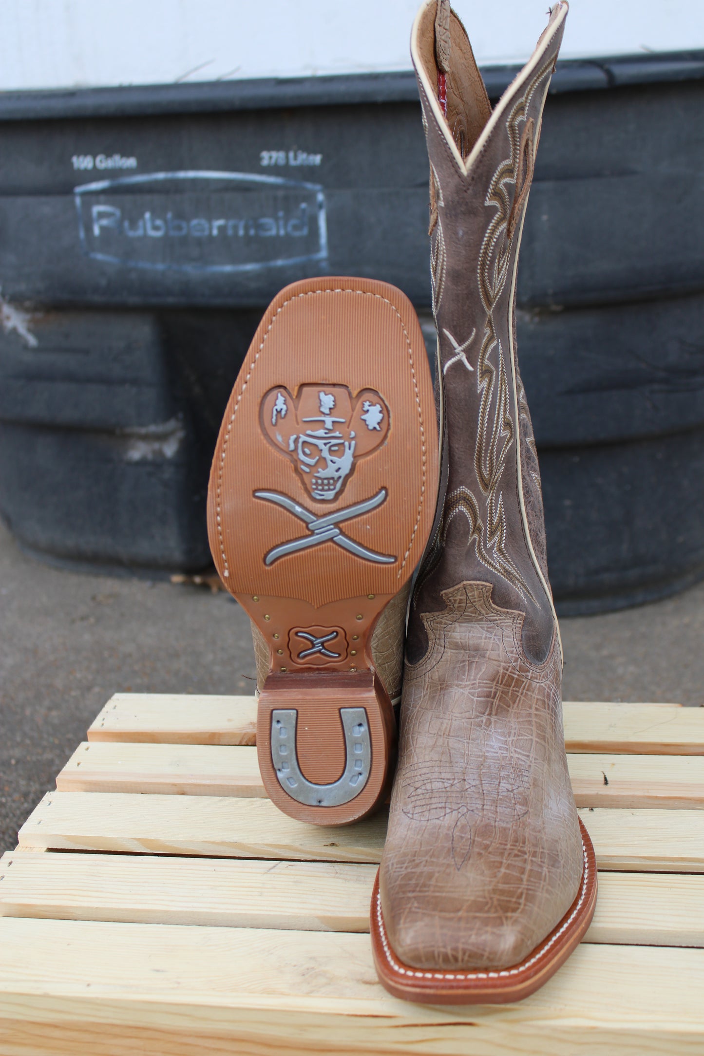 Twisted X-Crazy Horse 16" Buckaroo