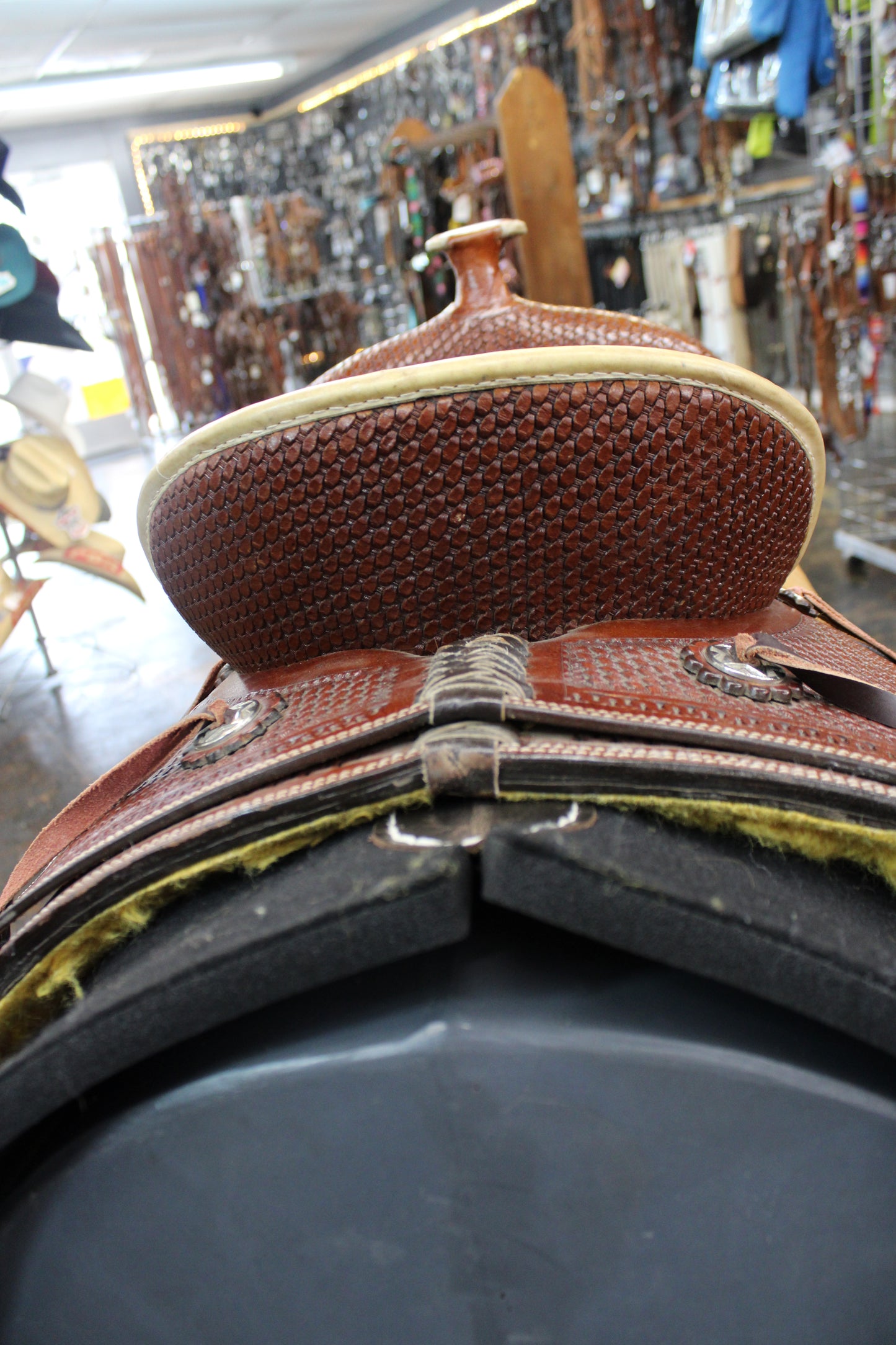 16” Royal King Ranch Saddle *Used*