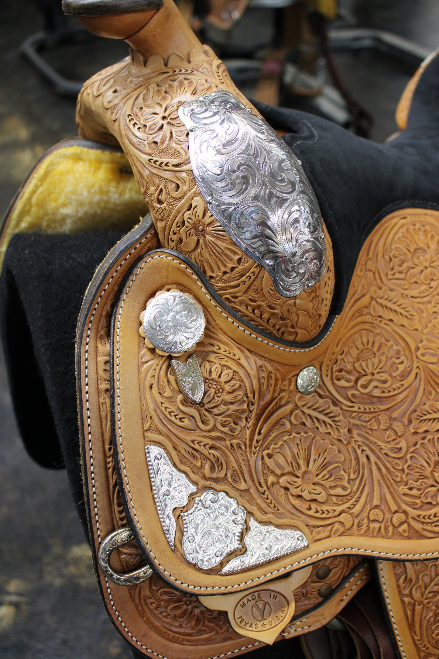 16” Circle Y Saddlery Show Saddle