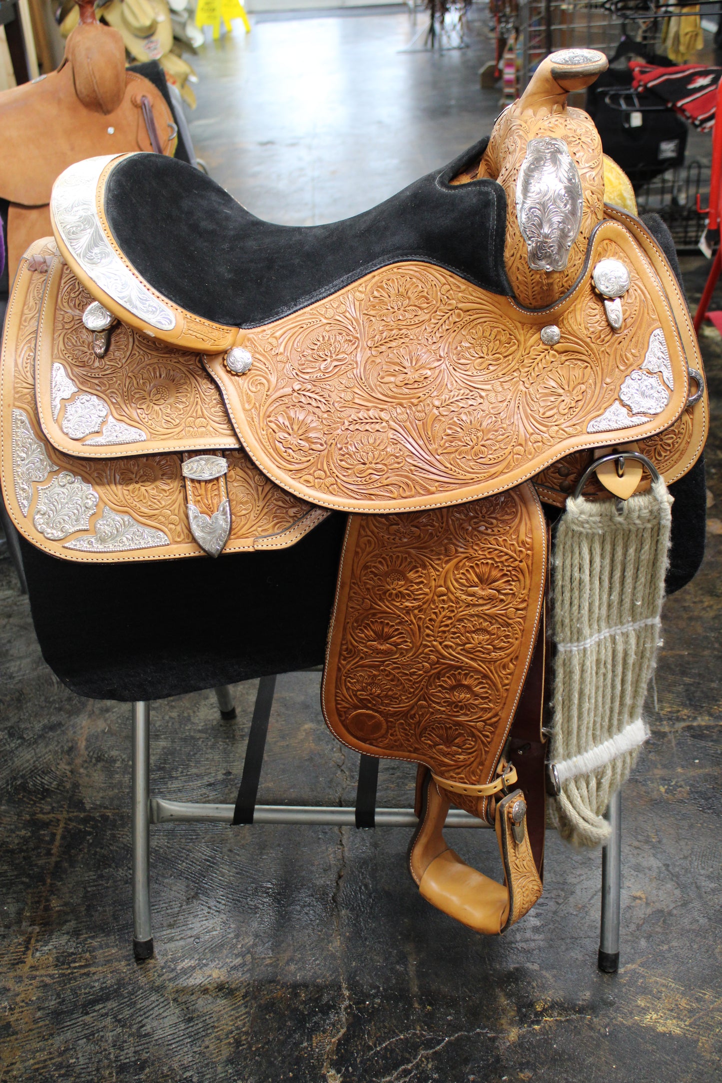 16” Circle Y Saddlery Show Saddle