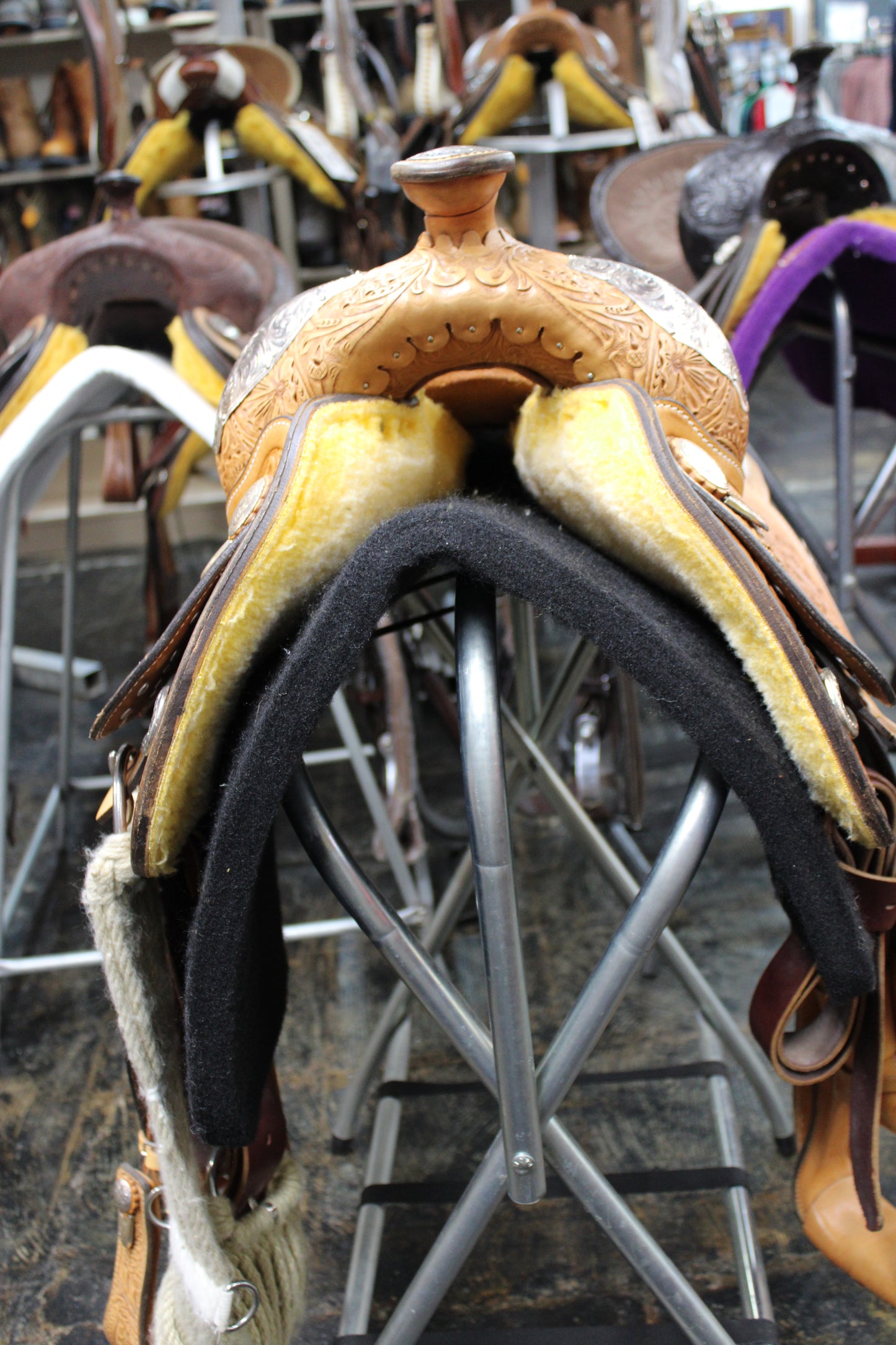 16” Circle Y Saddlery Show Saddle