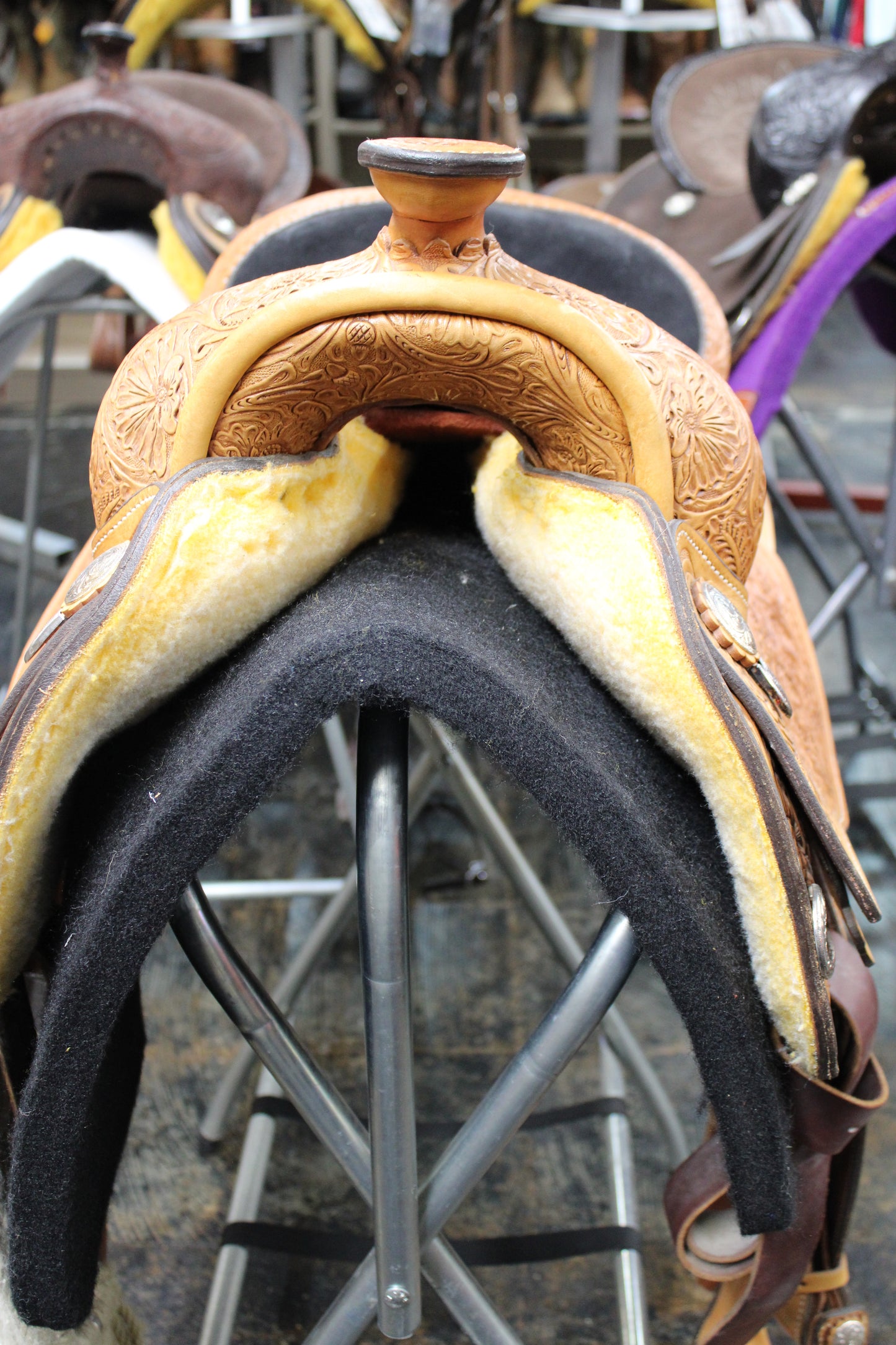 16” Circle Y Show Saddle