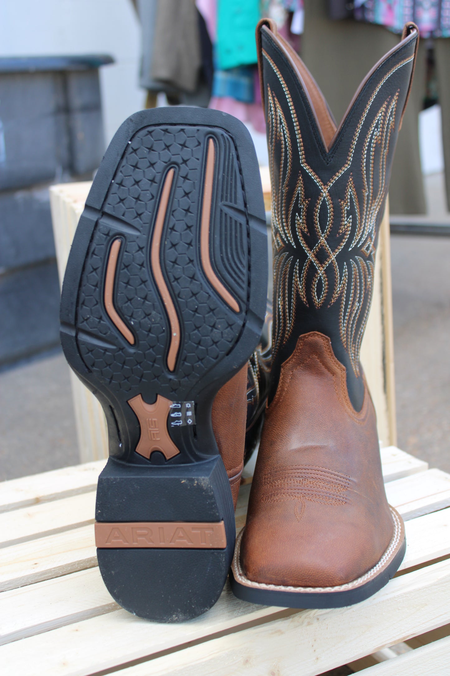 Ariat Men's Sport Rustler- Brute Brown & Tack Room Black