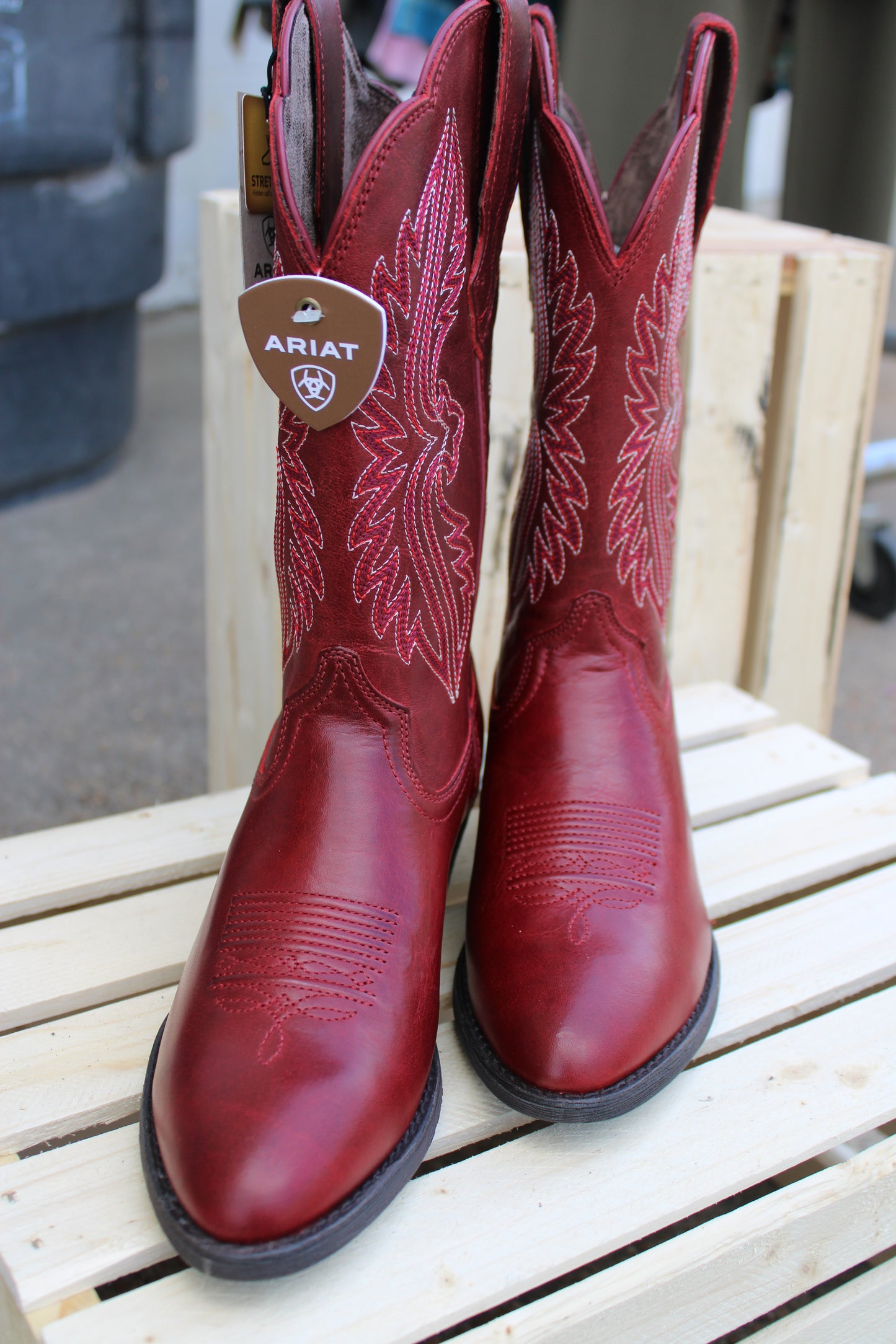 Ariat-Women's Heritage StretchFit R Toe Western Boot- Rosy Red