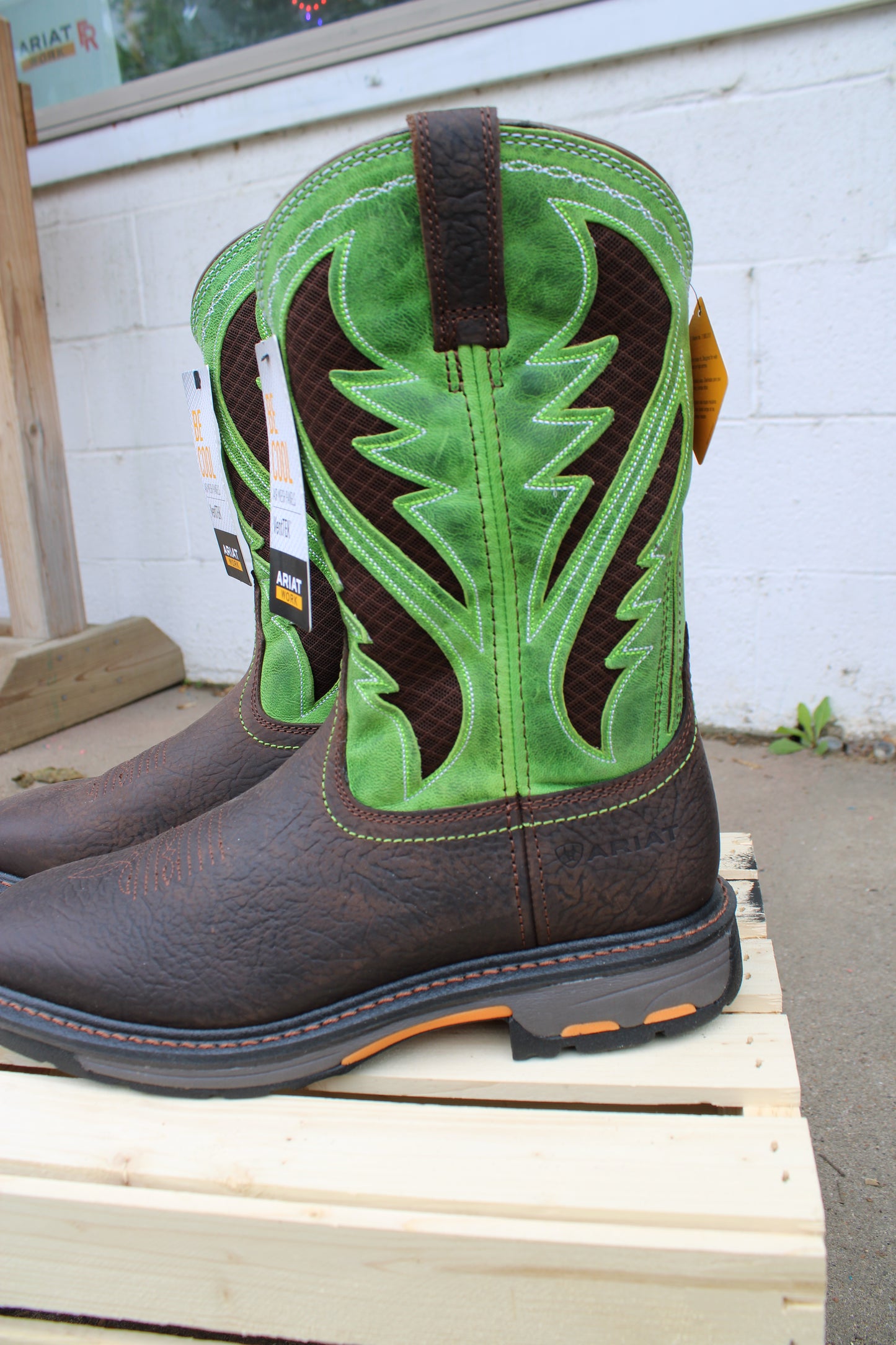 Ariat® Work WorkHog® VentTEK  Work Boots-Bruin Brown/Grass Green