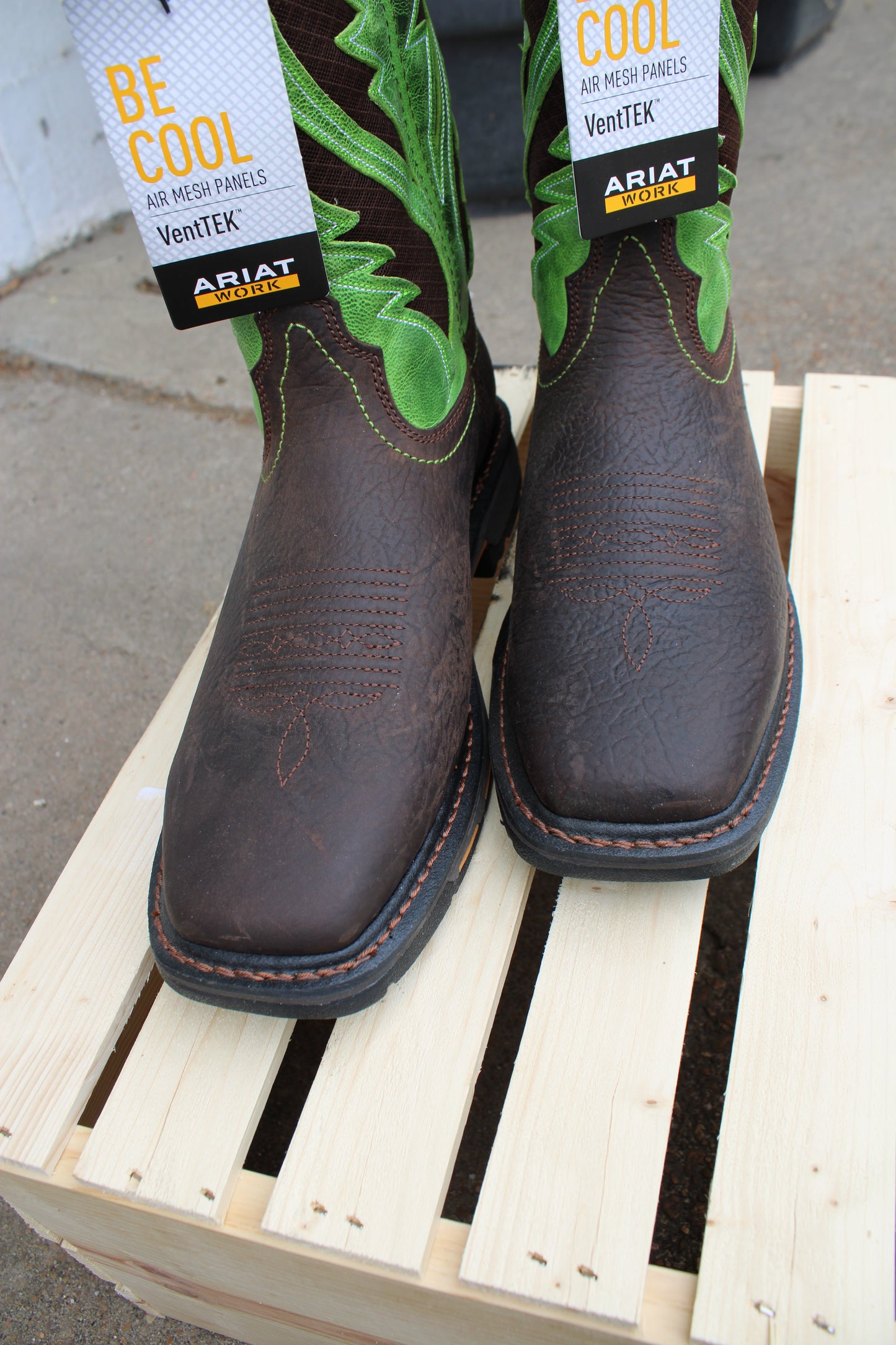 Ariat® Work WorkHog® VentTEK  Work Boots-Bruin Brown/Grass Green